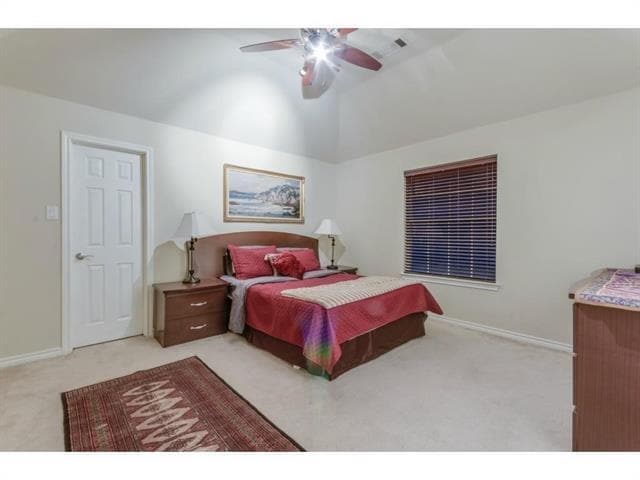 Building Photo - 1402 Vineyard Dr