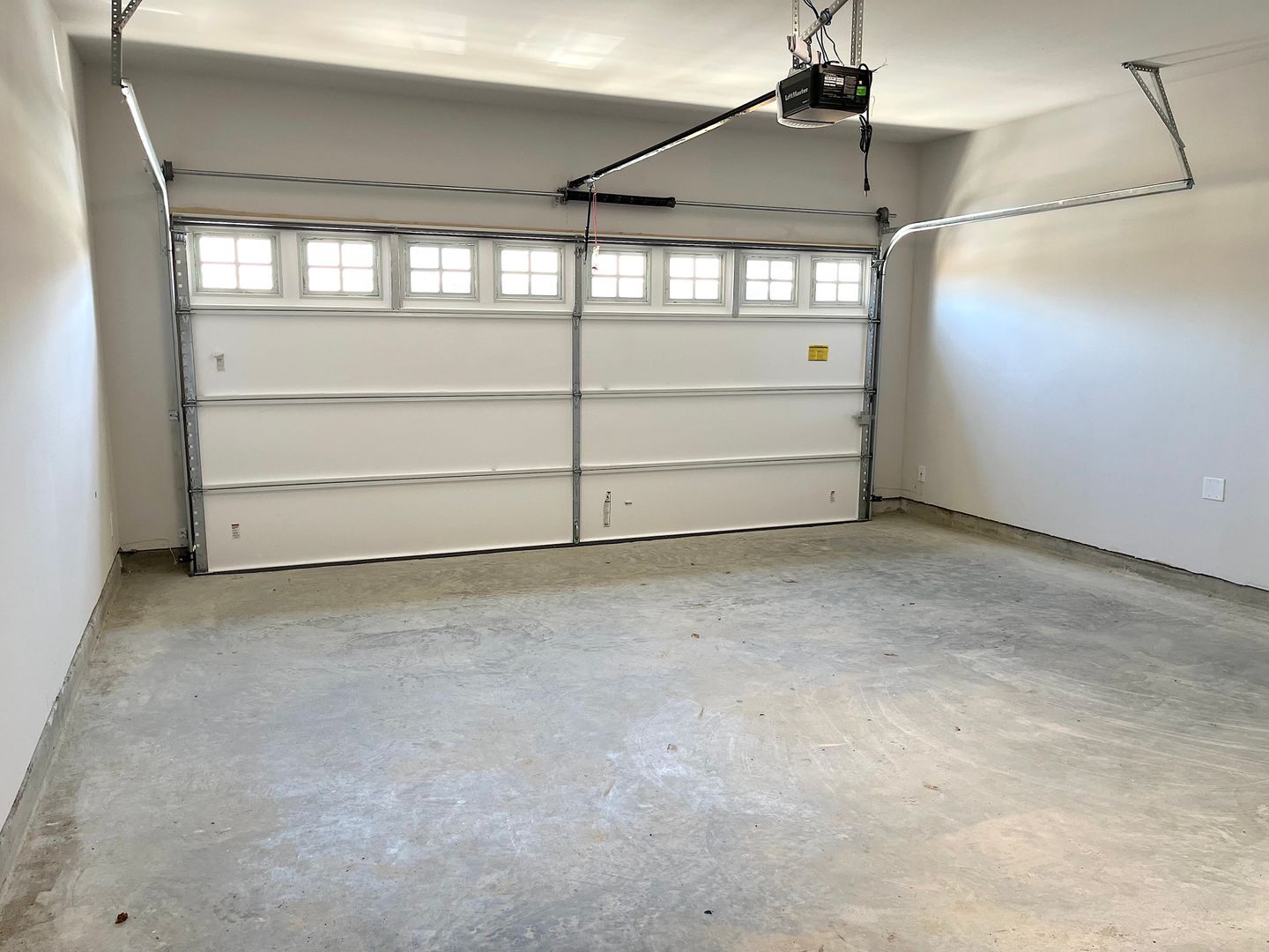 Building Photo - Gorgeous 3 bed 2.5 home in Town Lake Park!