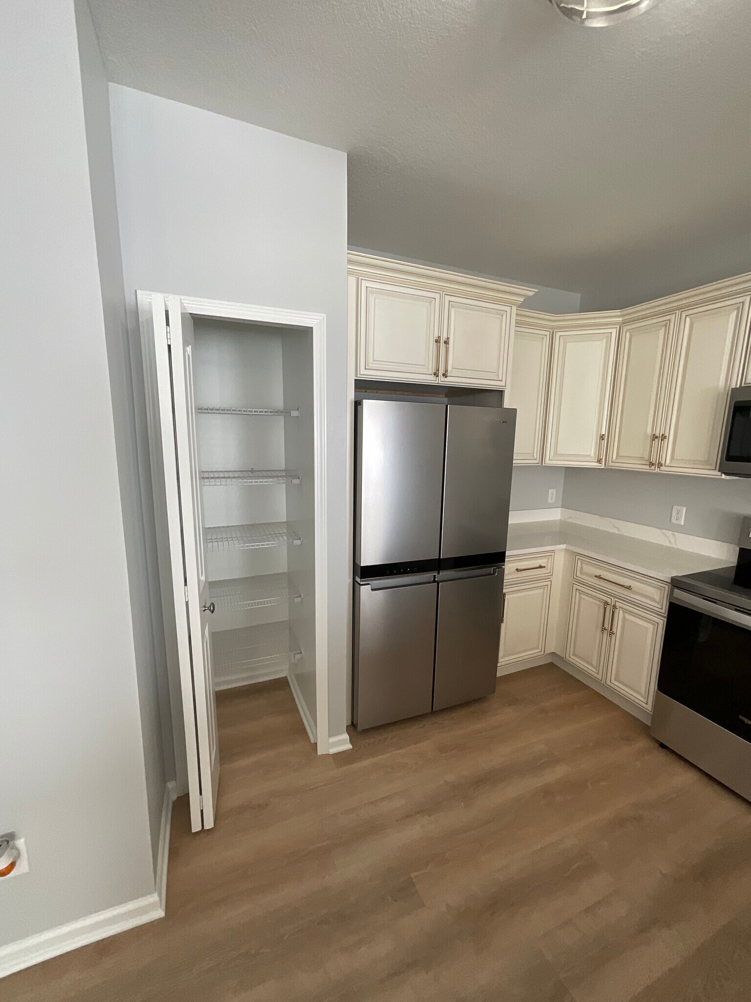 Building Photo - 28957 Cullen Dr