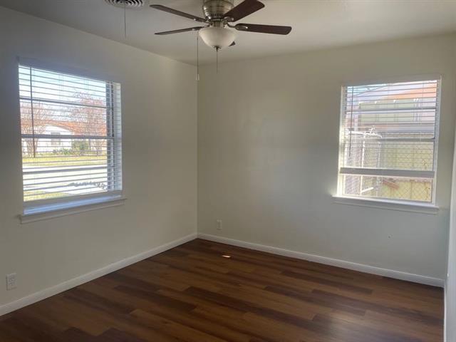 Building Photo - 1838 Kent Dr