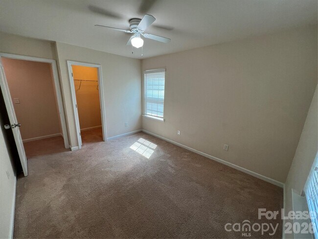 Building Photo - 10374 Rutledge Ridge Dr NW