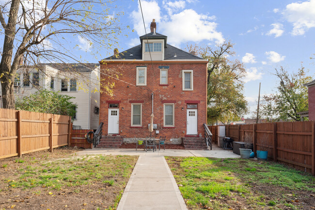 Building Photo - 1231 S High St