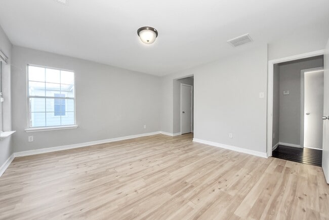 Building Photo - 19019 Remington Park Dr