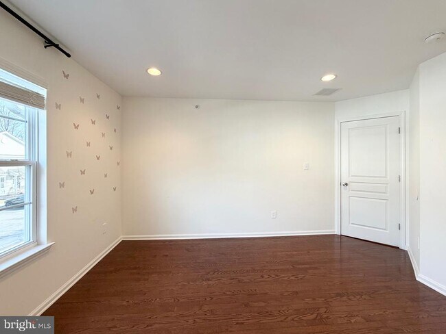 Building Photo - 308 Roarks Trail