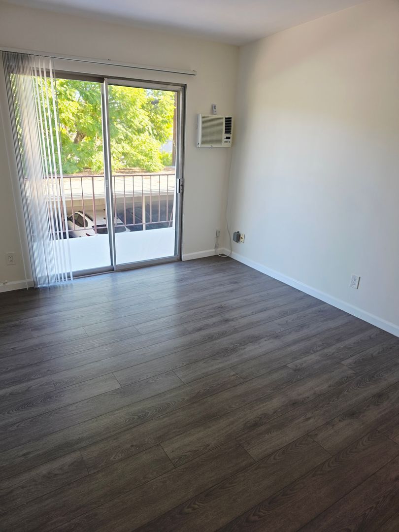 Building Photo - 124 N Brighton St