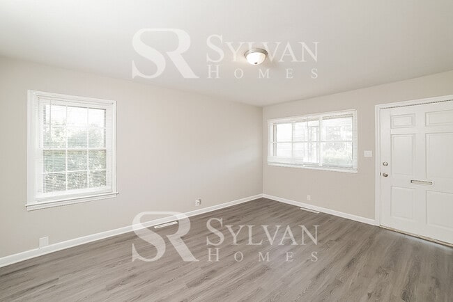 Building Photo - You will love this 3BR Home!