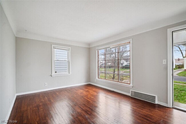 Building Photo - 14116 Krems Ave