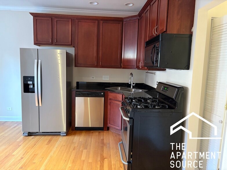 Building Photo - 3246 N Clifton Ave