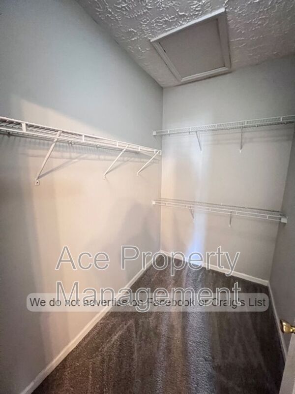 Building Photo - 4010 Bardstown Ct
