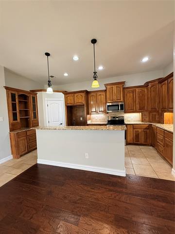 Building Photo - 213 Briarstone Dr