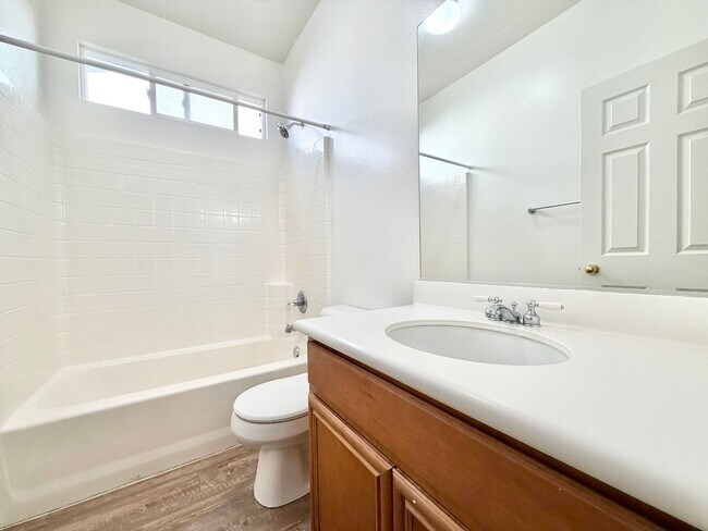 Building Photo - Spacious 3 Bedroom Home with Loft, Large Backyard & 2 Car Garage