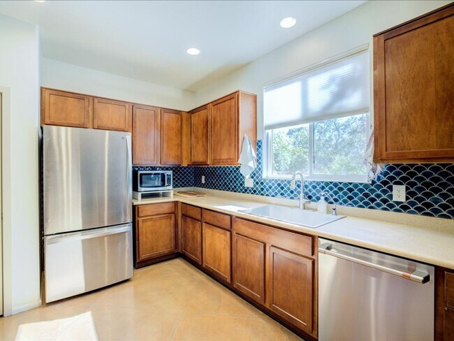 Building Photo - 10570 E Eleanor Maldonado Pl
