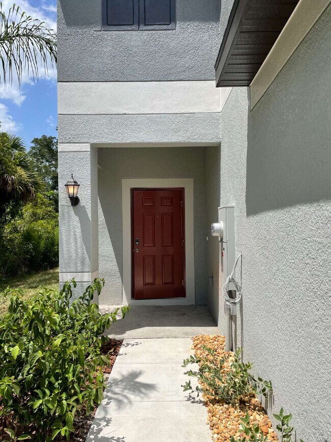 Building Photo - 23213 Willow Glen Way