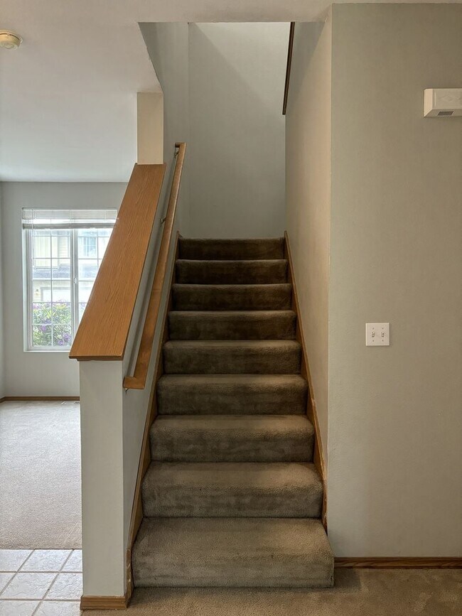 Building Photo - Stunning 3-Bedroom Home in Puyallup's Silver Pointe For Rent!