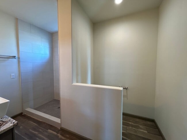 Building Photo - 1062 SE Balsamroot Ln