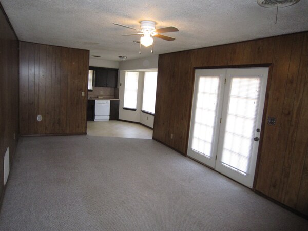 Building Photo - 4910 Fox Ct