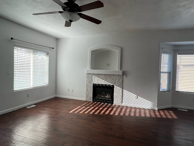 Building Photo - 7958 Big Sycamore Dr