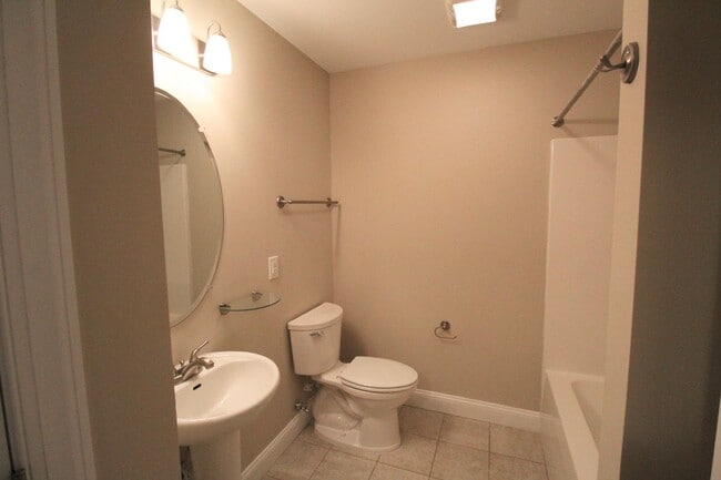 Building Photo - 500 Callaway Circle