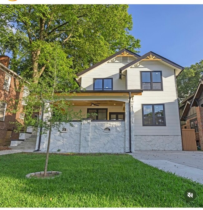Building Photo - 1456 S Gordon St SW