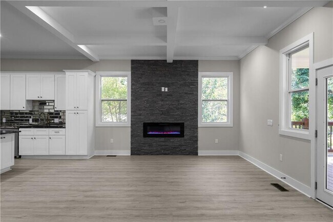 Building Photo - 1331 Diamond Ave SE