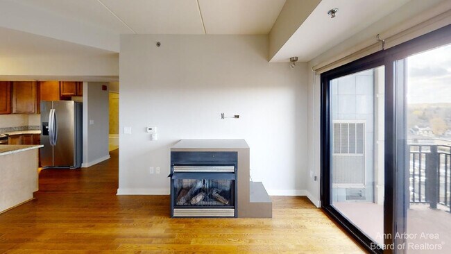 Building Photo - 111 N Ashley St