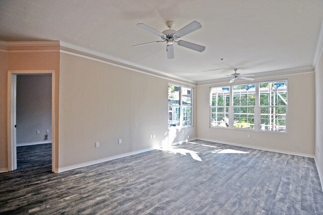 Building Photo - 1 Bedroom 1 Bathroom condo in luxury gated community