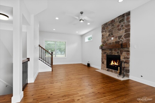 Building Photo - 2S920 Hickory Ln