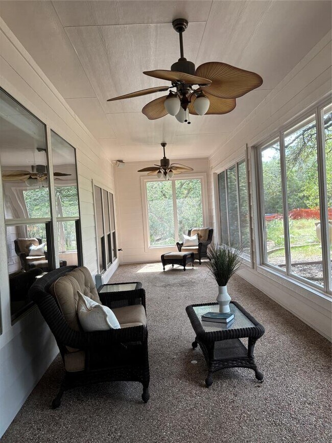 Building Photo - 17109 Northlake Hills Dr