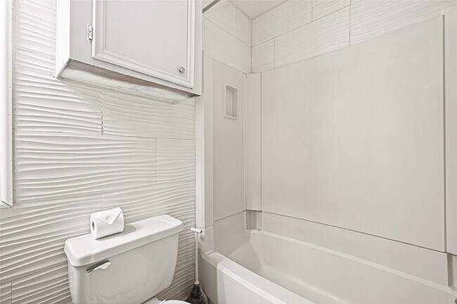 Building Photo - 4123 Cedar Gardens Dr