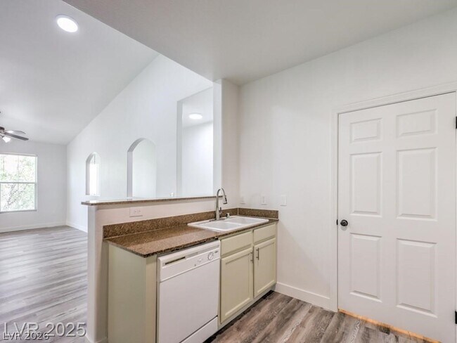 Building Photo - 10001 Peace Way