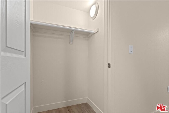 Building Photo - 707 W 80th St