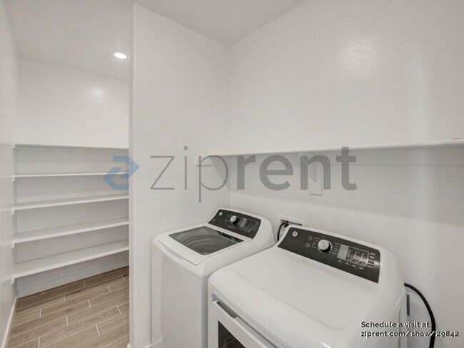Building Photo - 7225 E Amherst Ave