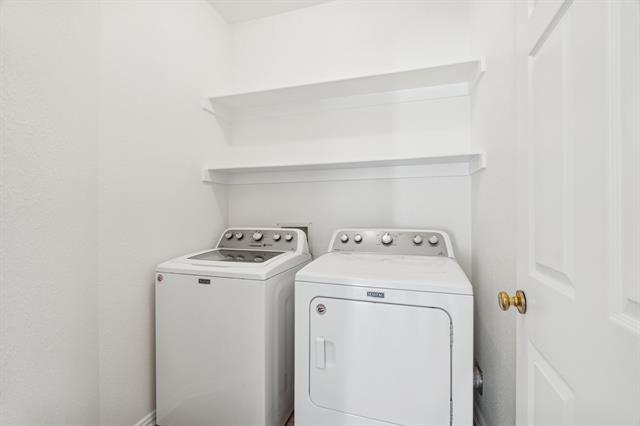 Building Photo - 11001 La Grange Dr