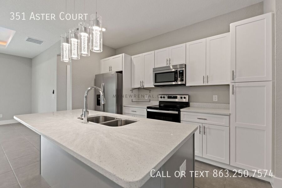 Building Photo - 351 Aster Ct