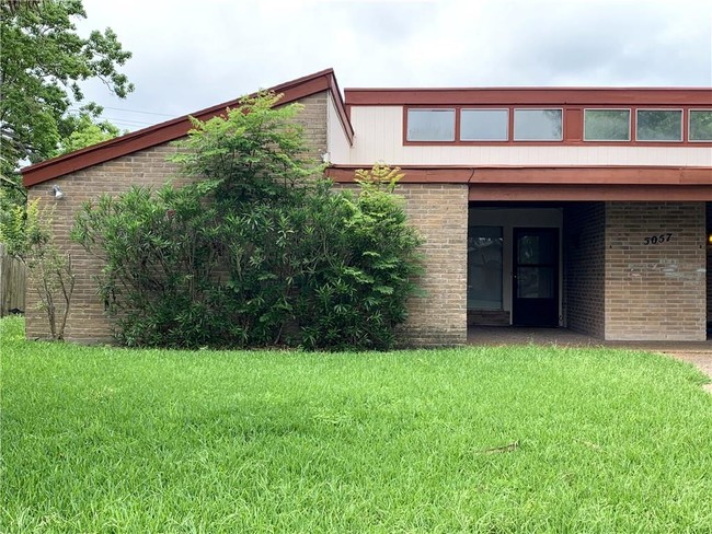 Building Photo - 5057 Wingfoot Ln