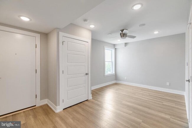 Building Photo - 419 W Cumberland St