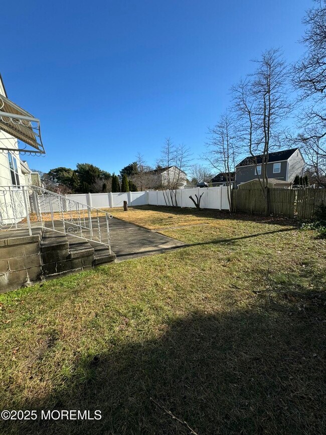 Building Photo - 109 Westwood Dr