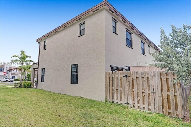 Building Photo - 360 NE 208th Terrace