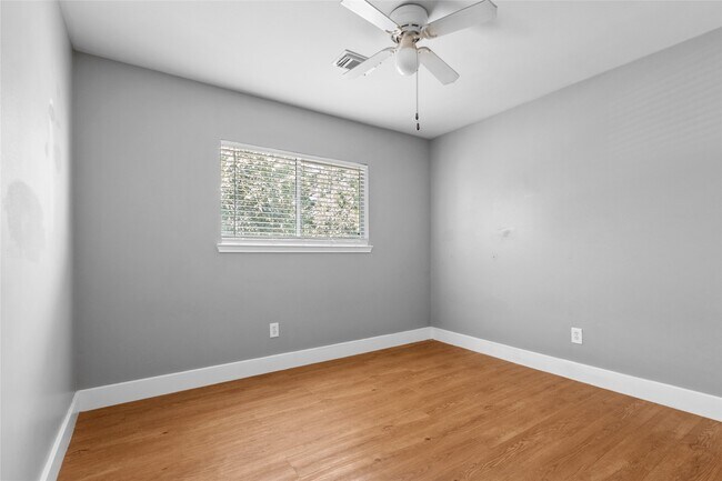 Building Photo - 15835 S Alley Ct