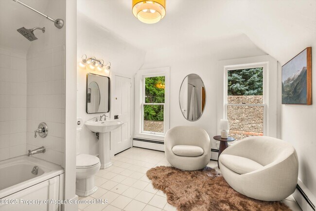 Building Photo - 500 W Francis St