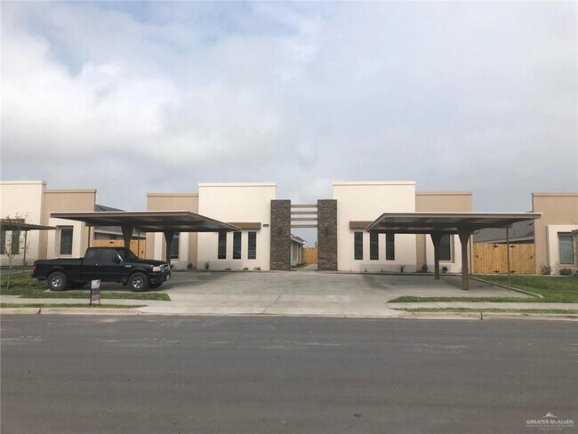 Building Photo - 7 Coyote Hls