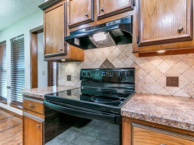 Building Photo - 4721 Persimmon Ct