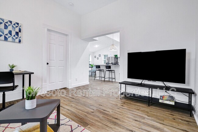 Building Photo - 226 Porter St