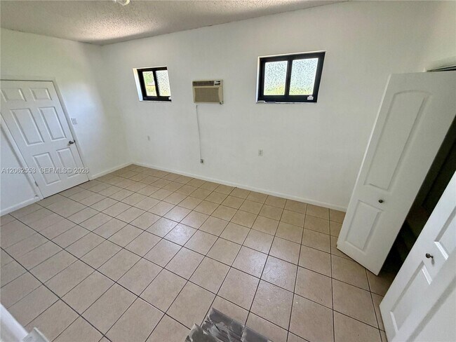 Building Photo - 3310 SW 92nd Pl