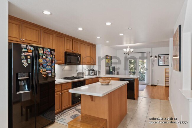 Building Photo - 929 Glen Valley Terrace