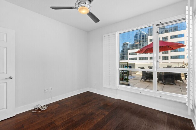 Building Photo - 1240 India St