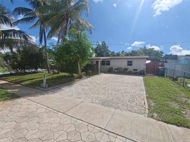 Building Photo - 801 N 70th Way