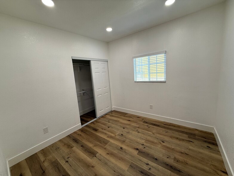 Building Photo - 514 N McDonnell Ave