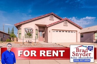 Building Photo - Charming 3-bedroom, 2-bathroom Home w/ 2 C...