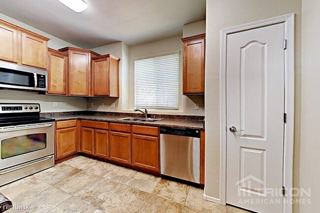 Building Photo - 4376 E Selena Dr